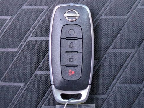 Used 2023 Nissan Kicks SV image 27