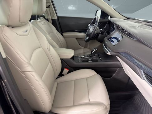 Used 2023 Cadillac XT4 Premium Luxury w/ Cold Weather Package image 22
