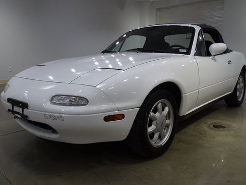Used 1991 MAZDA MX-5 Miata RWD image 3