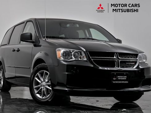 Used 2015 Dodge Grand Caravan SE image 1