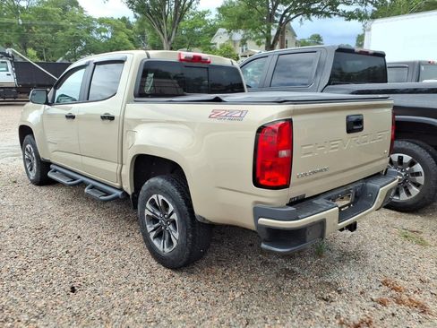 Used 2022 Chevrolet Colorado Z71 AWD/4WD image 4