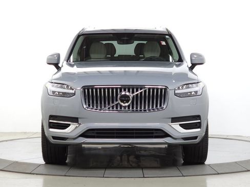 Certified 2024 Volvo XC90 T8 Plus AWD/4WD image 2