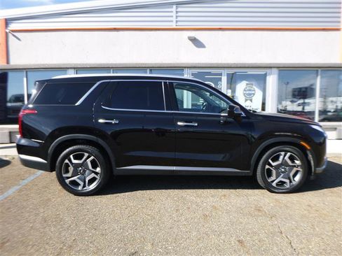 Used 2024 Hyundai Palisade Limited image 4