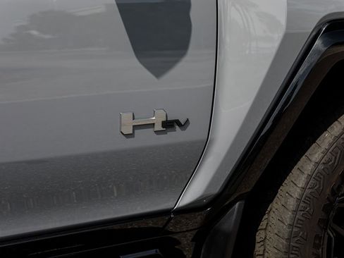 Used 2024 GMC Hummer EV 2X image 43