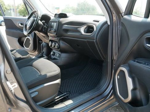 Used 2017 Jeep Renegade Latitude w/ Popular Equipment Group AWD/4WD image 20