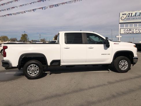Used 2024 Chevrolet Silverado 2500 LT w/ Convenience Package image 6