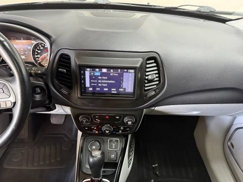 Used 2018 Jeep Compass Limited w/ Navigation Group AWD/4WD image 23