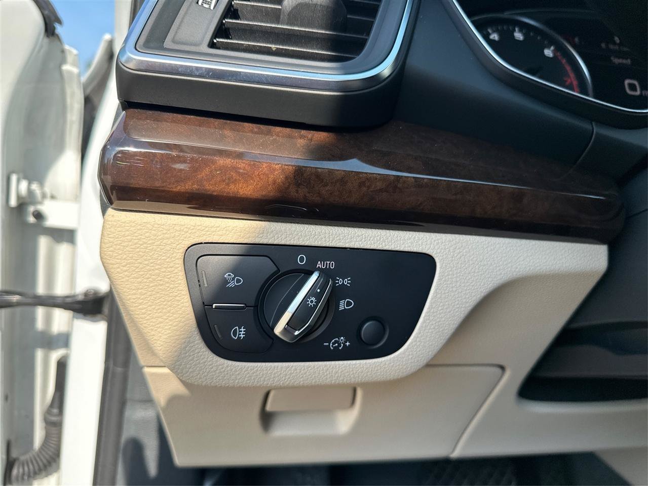 Used 2019 Audi Q5 2.0T Premium AWD/4WD image 18
