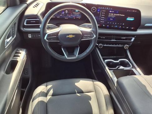 Used 2025 Chevrolet Traverse LT AWD/4WD image 58