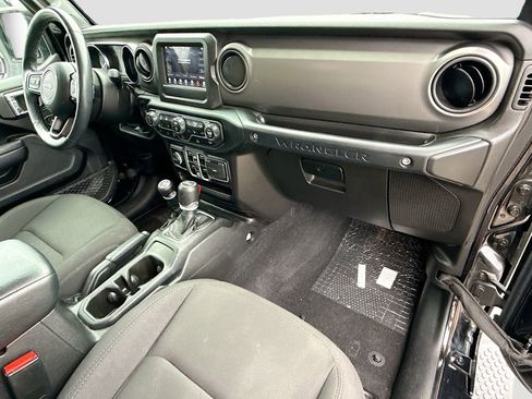 Used 2023 Jeep Wrangler Unlimited w/ Cold Weather Group AWD/4WD image 34