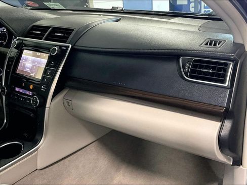 Used 2016 Toyota Camry XLE FWD image 13