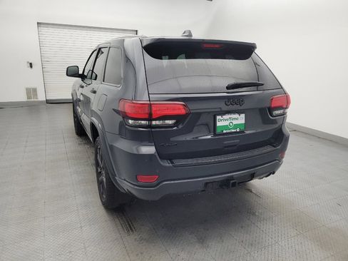 Used 2017 Jeep Grand Cherokee Altitude AWD/4WD image 6