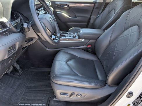 Used 2020 Toyota Highlander Platinum AWD/4WD image 13