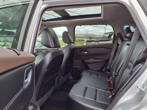Used 2022 Nissan Rogue SV w/ SV Premium Package AWD/4WD image 18