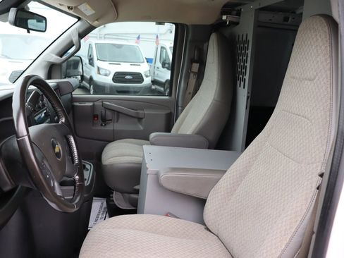 Used 2021 Chevrolet Express 2500 w/ Driver Convenience Package image 8