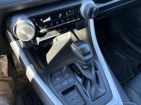 Used 2020 Toyota RAV4 LE image 29
