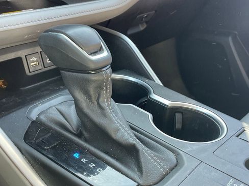 Used 2023 Toyota Highlander XLE image 8