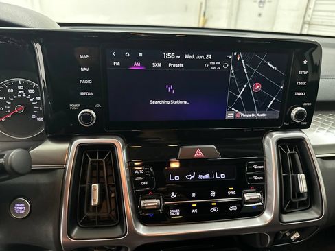Used 2023 Kia Sorento EX AWD/4WD image 19
