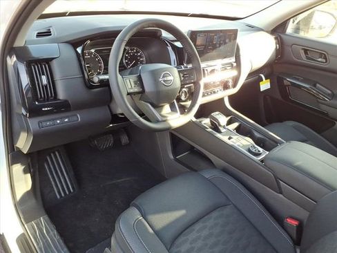 New 2026 Nissan Pathfinder SV image 10