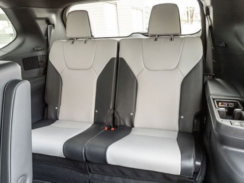 New 2026 Lexus TX 500h AWD image 10