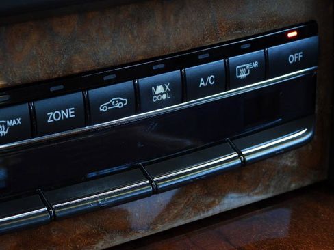 Used 2013 Mercedes-Benz E 350 Luxury image 57