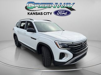 Used 2025 Volkswagen Atlas Peak Edition SE AWD/4WD video 1