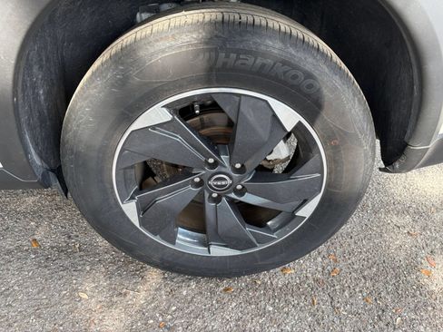 Used 2025 Nissan Rogue SV AWD/4WD image 31