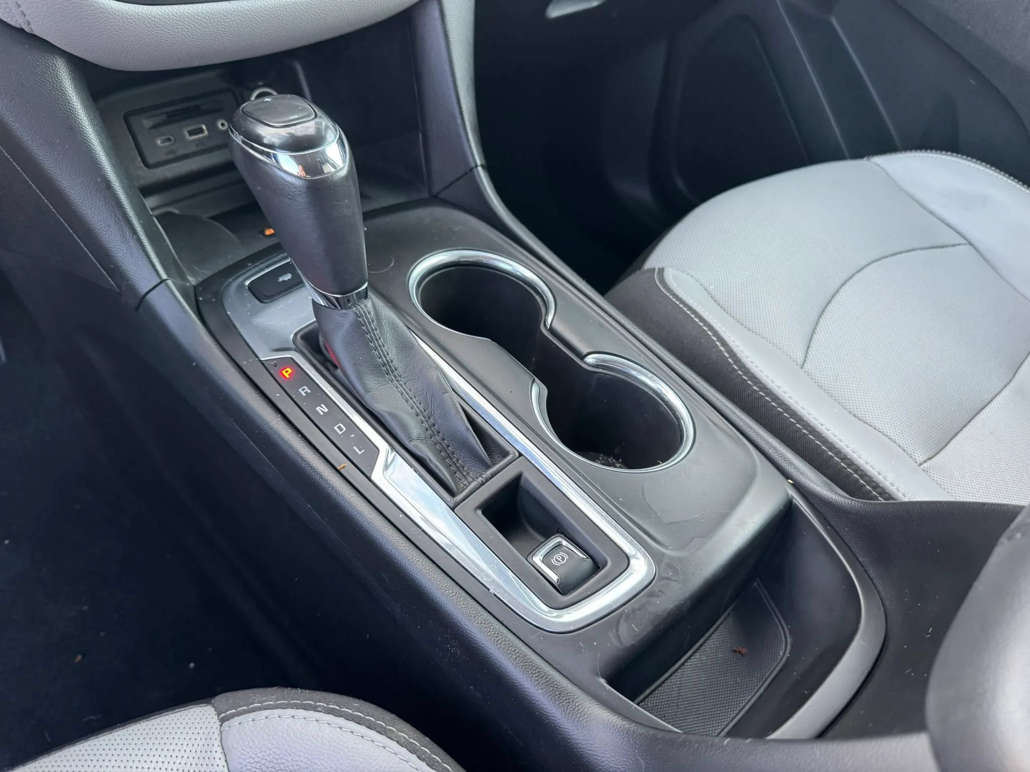 Used 2019 Chevrolet Equinox Premier FWD image 35