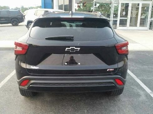 Used 2026 Chevrolet Trax RS w/ Sunroof Package FWD image 6