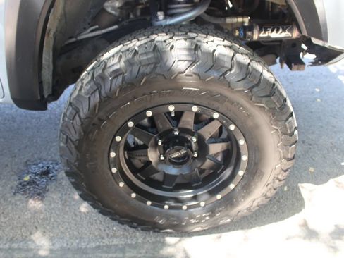Used 2019 Toyota Tacoma TRD Off-Road AWD/4WD image 65