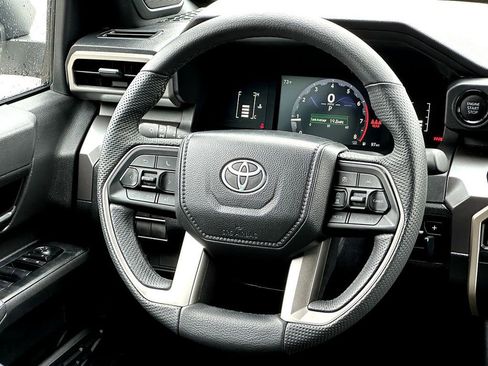 Certified 2025 Toyota Tacoma SR5 w/ SR5 Upgrade Package AWD/4WD image 25