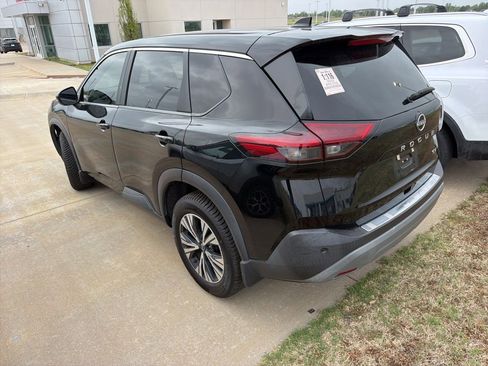 Used 2023 Nissan Rogue SV image 6
