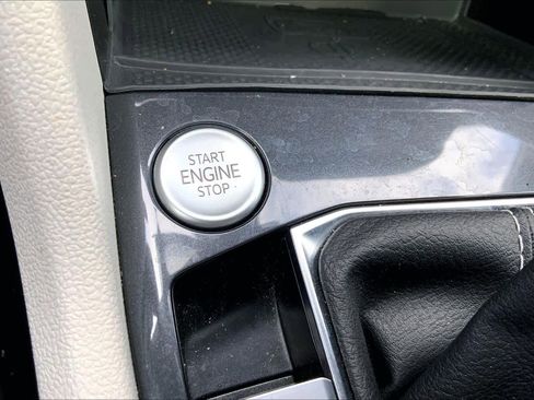 Used 2024 Volkswagen Tiguan SE R-Line image 34