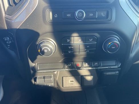 Used 2020 Chevrolet Silverado 2500 Custom w/ Custom Value Package image 15