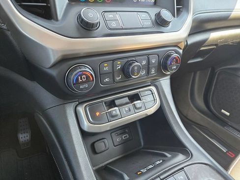 Used 2020 GMC Acadia Denali AWD/4WD image 18