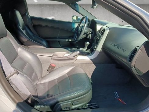 Used 2005 Chevrolet Corvette Coupe w/ Preferred Equipment Group RWD image 24