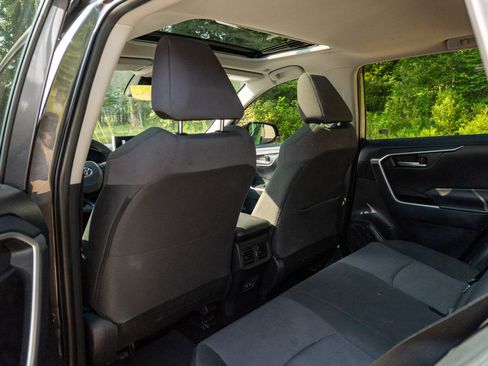 Used 2025 Toyota RAV4 XLE w/ Convenience Package AWD/4WD image 14