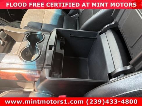 Used 2017 GMC Yukon SLT AWD/4WD image 27