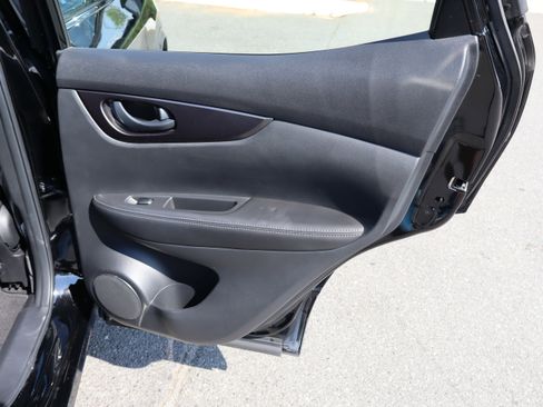 Used 2021 Nissan Rogue Sport S FWD image 32