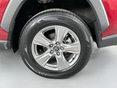 Certified 2025 Toyota RAV4 LE image 28