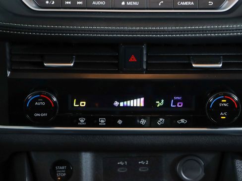 Used 2024 Nissan Rogue SV image 20