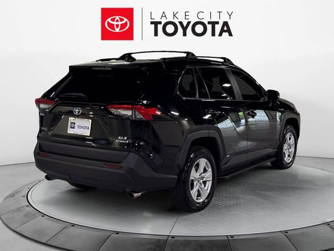 Used 2020 Toyota RAV4 XLE image 7
