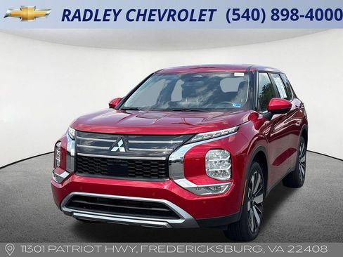 Used 2025 Mitsubishi Outlander SE AWD/4WD image 1