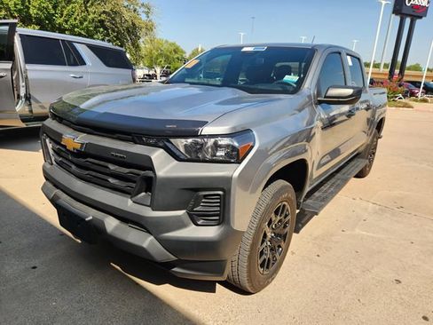 Used 2025 Chevrolet Colorado W/T w/ WT Custom Package RWD image 3