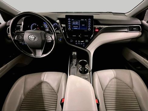 Used 2021 Toyota Camry SE w/ Cold Weather Package FWD image 14