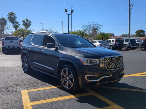 Used 2017 GMC Acadia Denali w/ Technology Package image 2