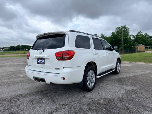 Used 2008 Toyota Sequoia SR5 RWD image 3