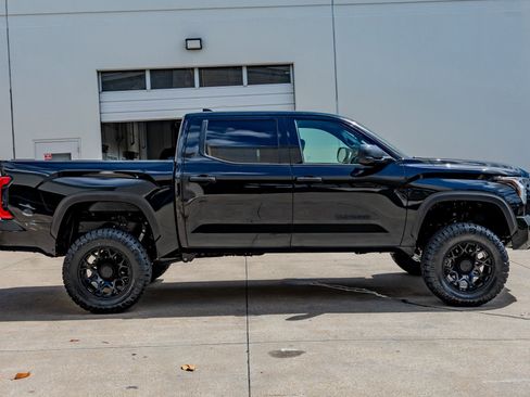 Used 2025 Toyota Tundra SR5 AWD/4WD image 11