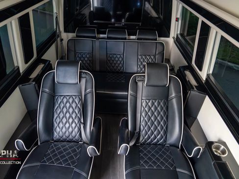 Used 2017 Mercedes-Benz Sprinter 2500 image 5