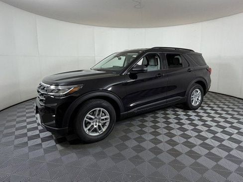 New 2026 Ford Explorer Active w/ Active Comfort Package image 2